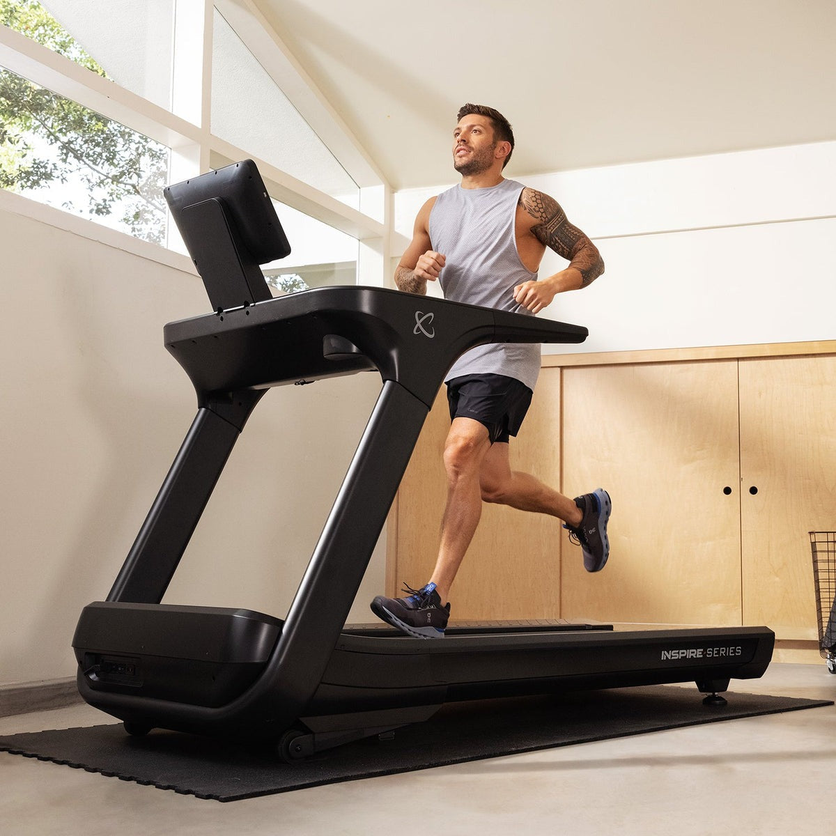 TAPIS DE COURSE INSPIRE SERIE T7S AVEC ECRAN TACTILE 15.6"